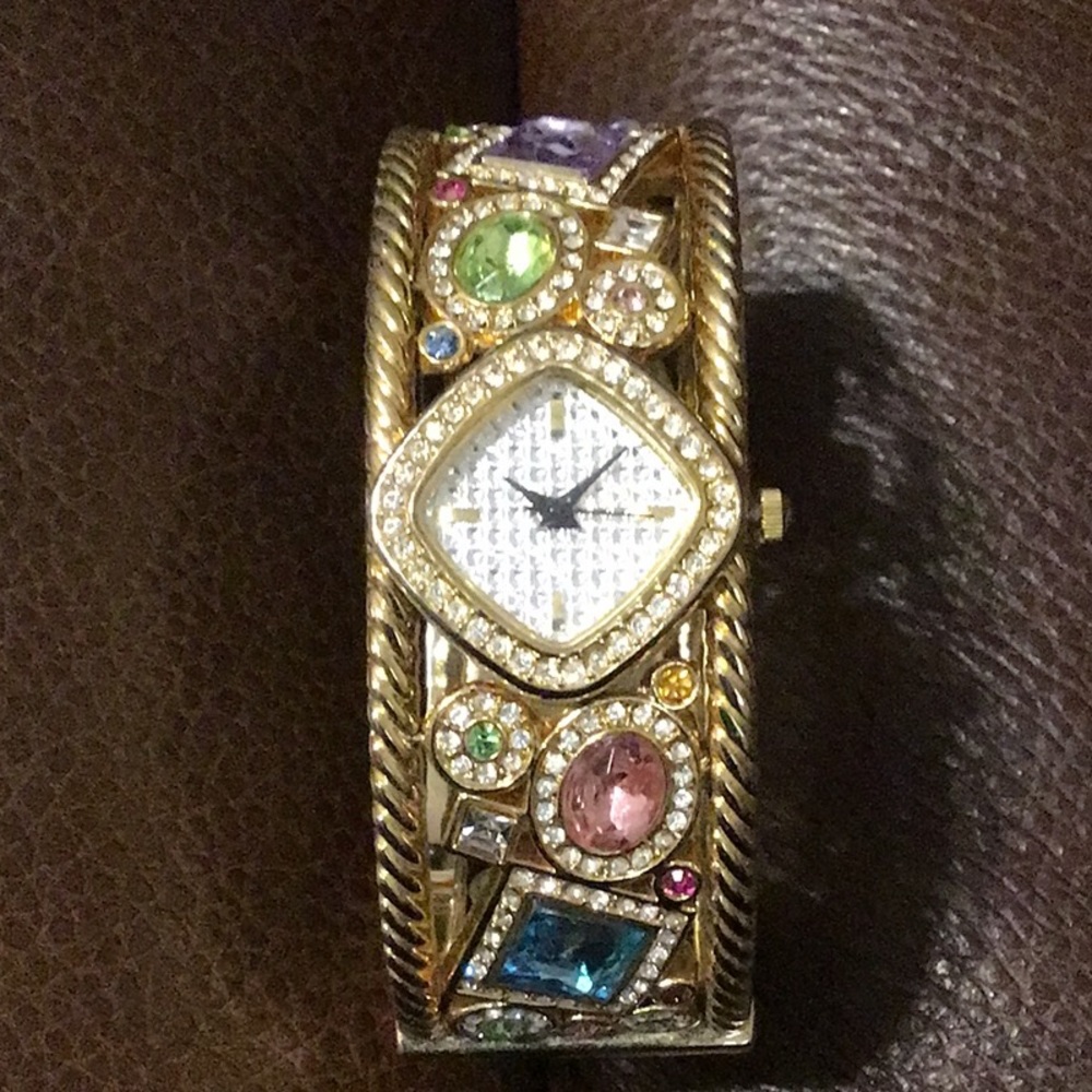 NWT,REAL COLLECTIBLES BY ADRIENNE,CUFF WATCH,SIDE OPENING,GOLDTONE WITH CRYSTALS